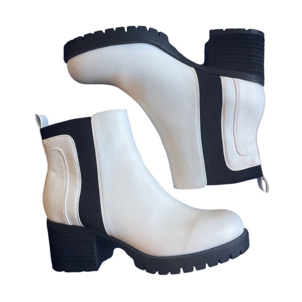 NIB MIA Booties